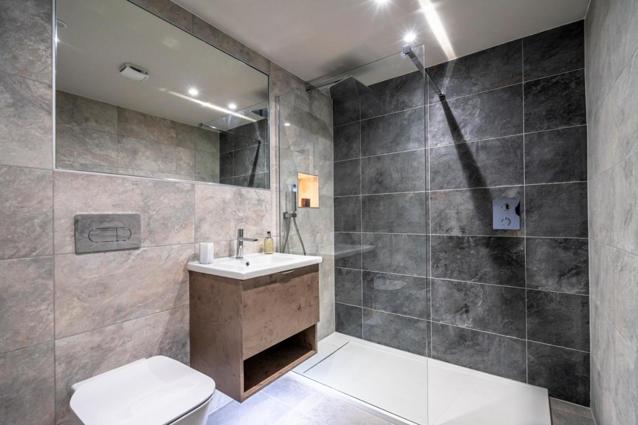 Apartment 5 The Quadrant