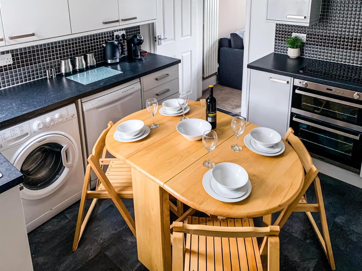 Maple House - Quaint Victorian With Free Parking Apartment