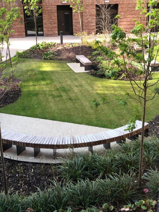 Centre Luxury With Garden View Apartment