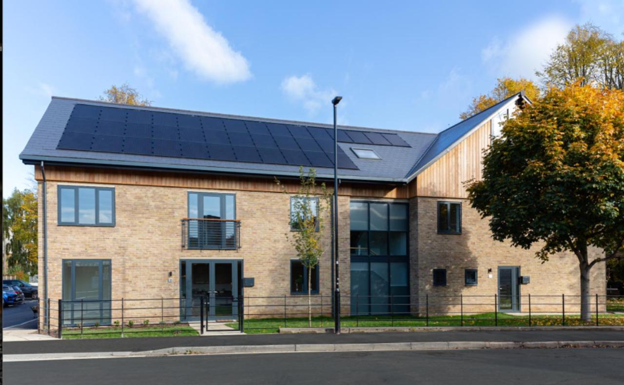 Modern In Quiet With Free Parking - Contemporary New Building