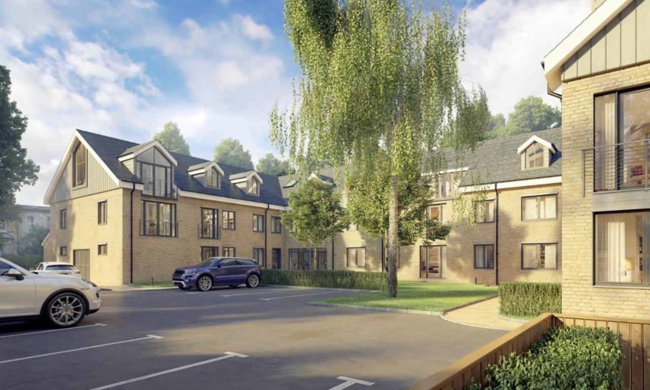 Modern In Quiet With Free Parking - Contemporary New Building Apartment