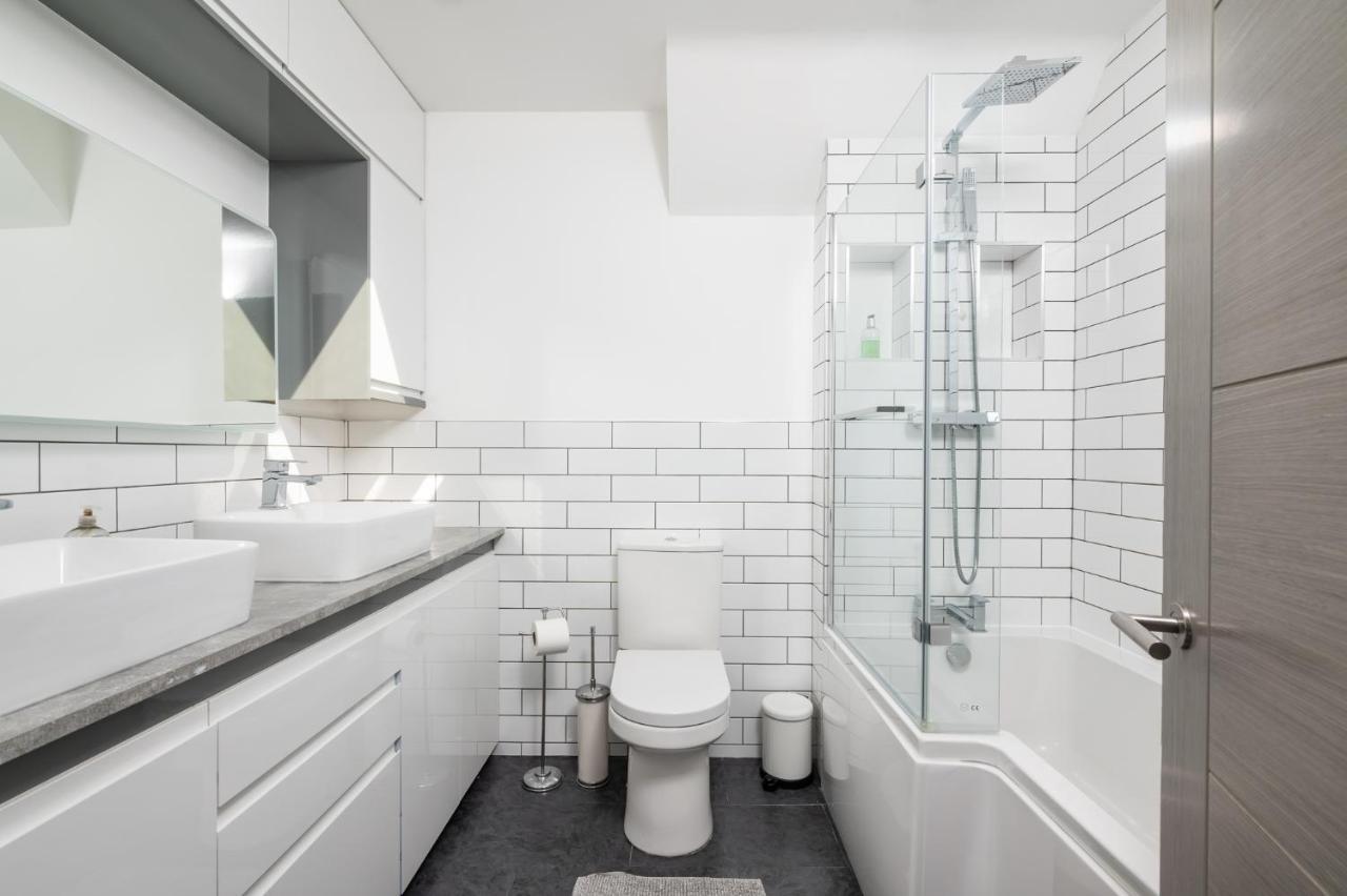 Modern Duplex With 75 Inch Tv I Pass The Keys * York