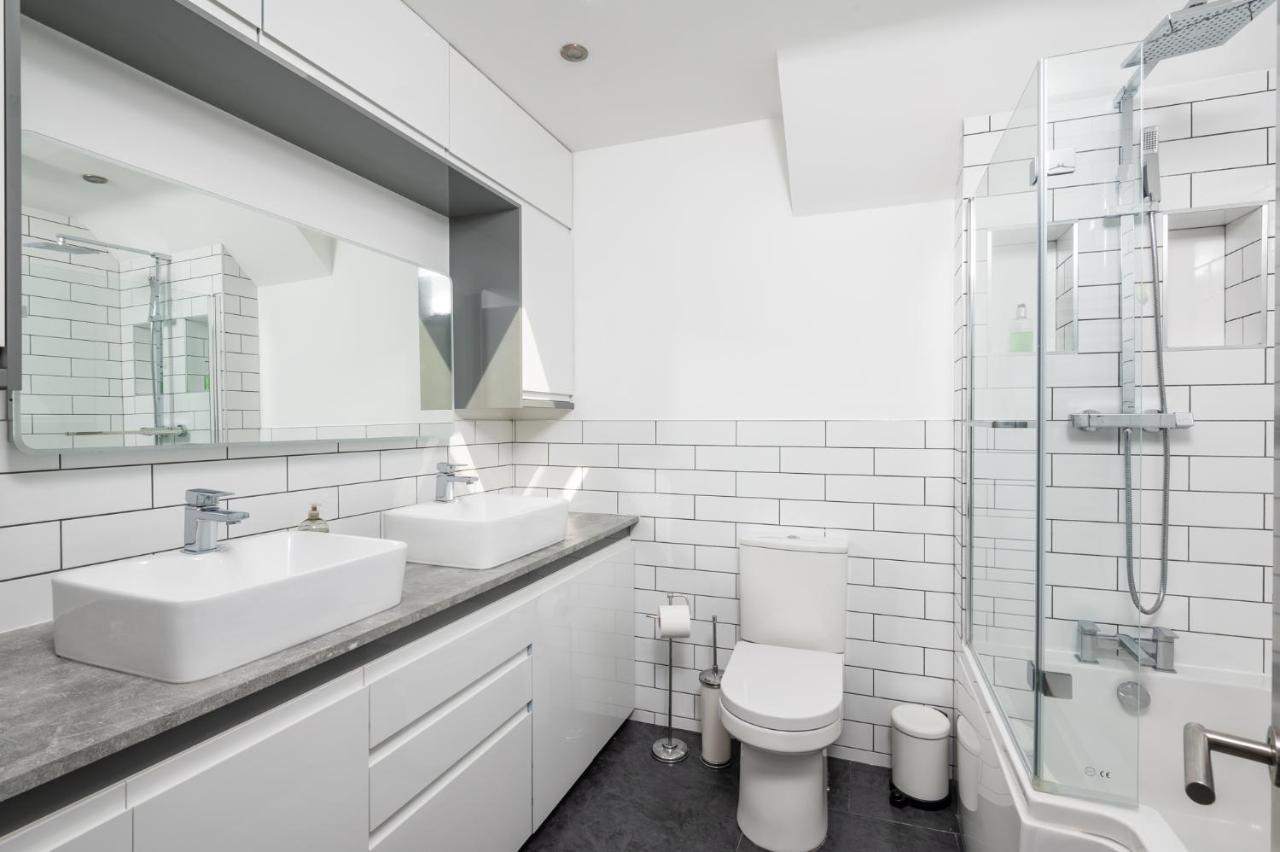 Modern Duplex With 75 Inch Tv I Pass The Keys York