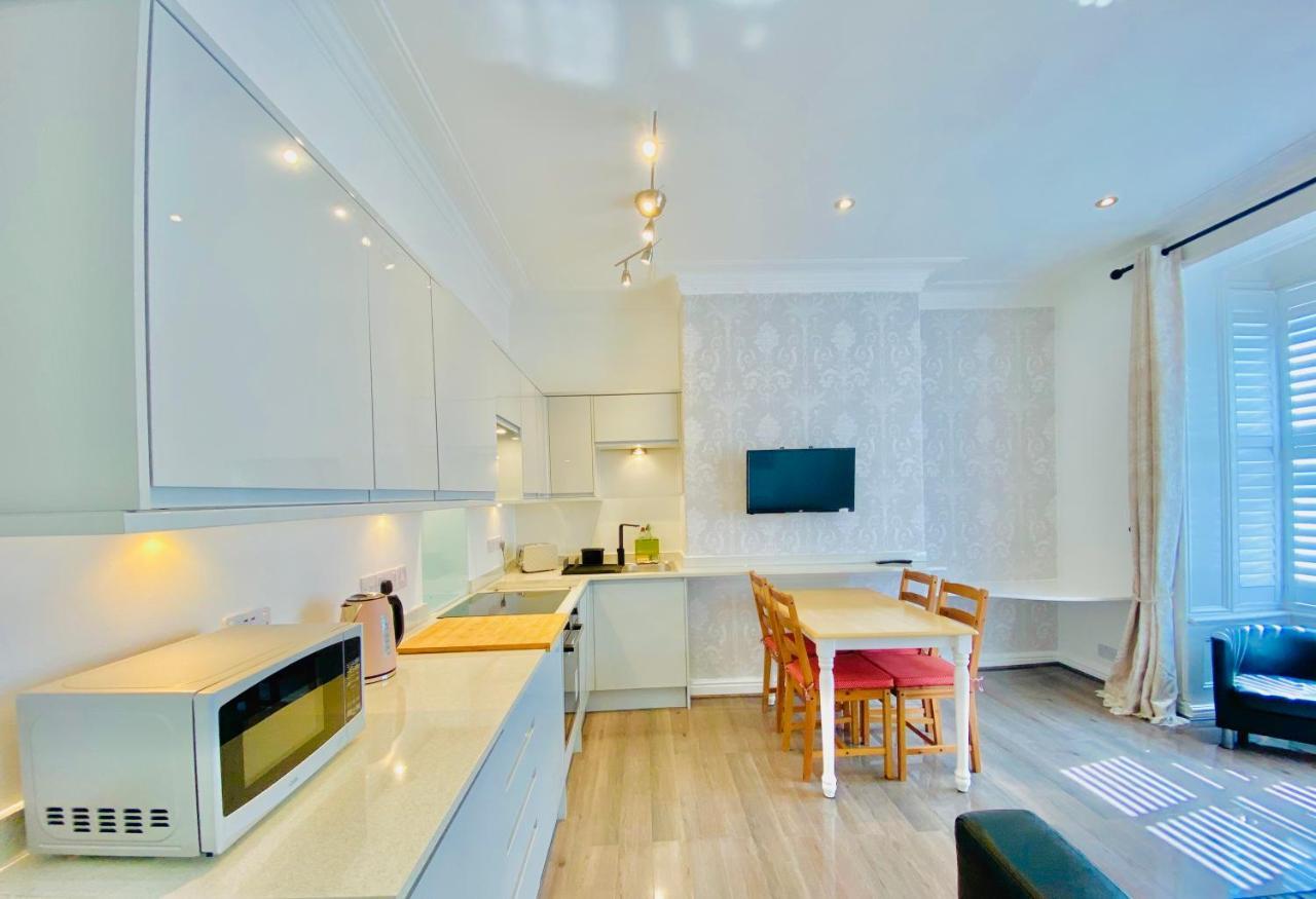 Center With Free Private Parking Apartment York