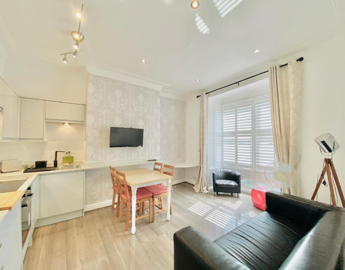 Center With Free Private Parking Apartment