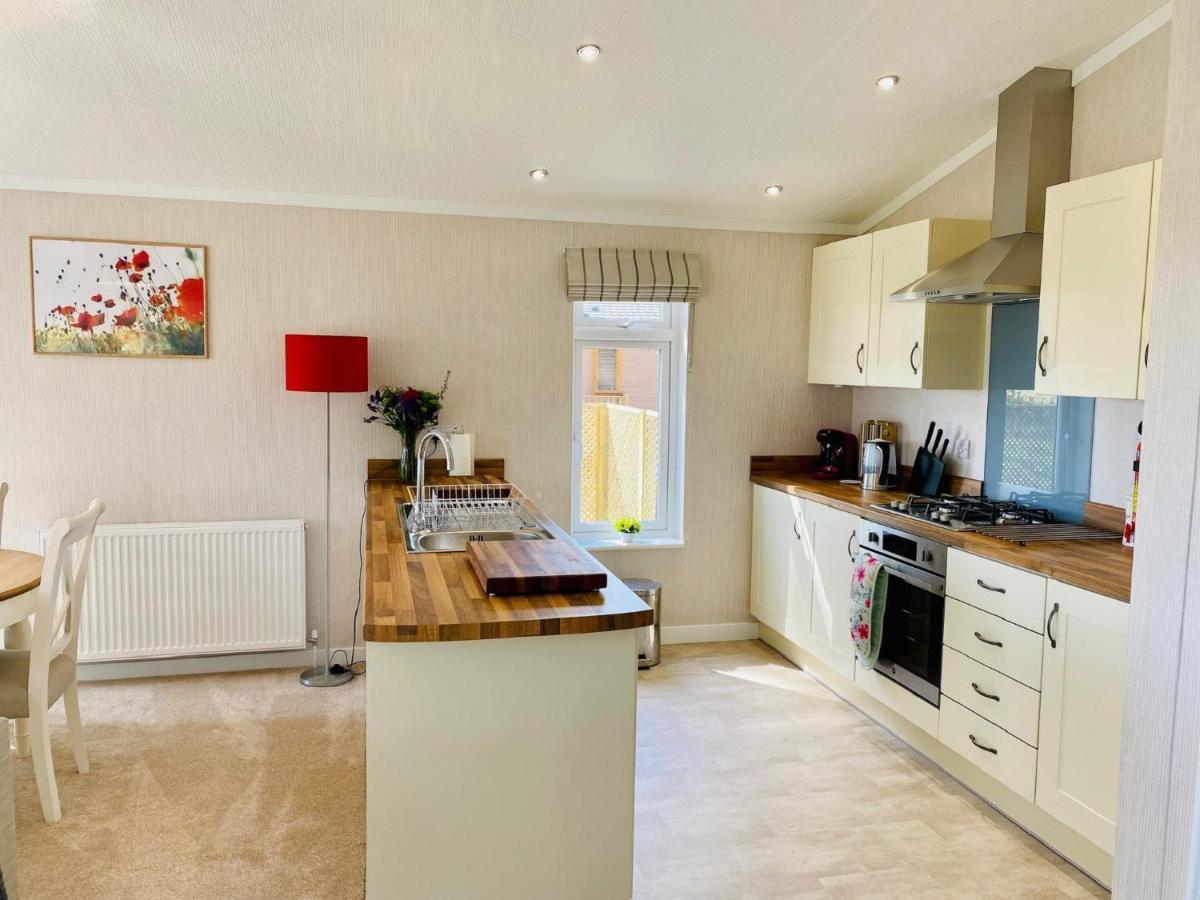 Hollicarrs - Wildflower Holiday home