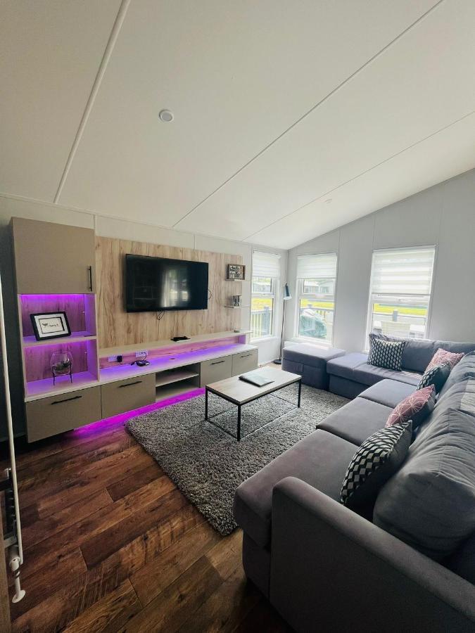Holiday home Black Moorhen With Hot Tub York