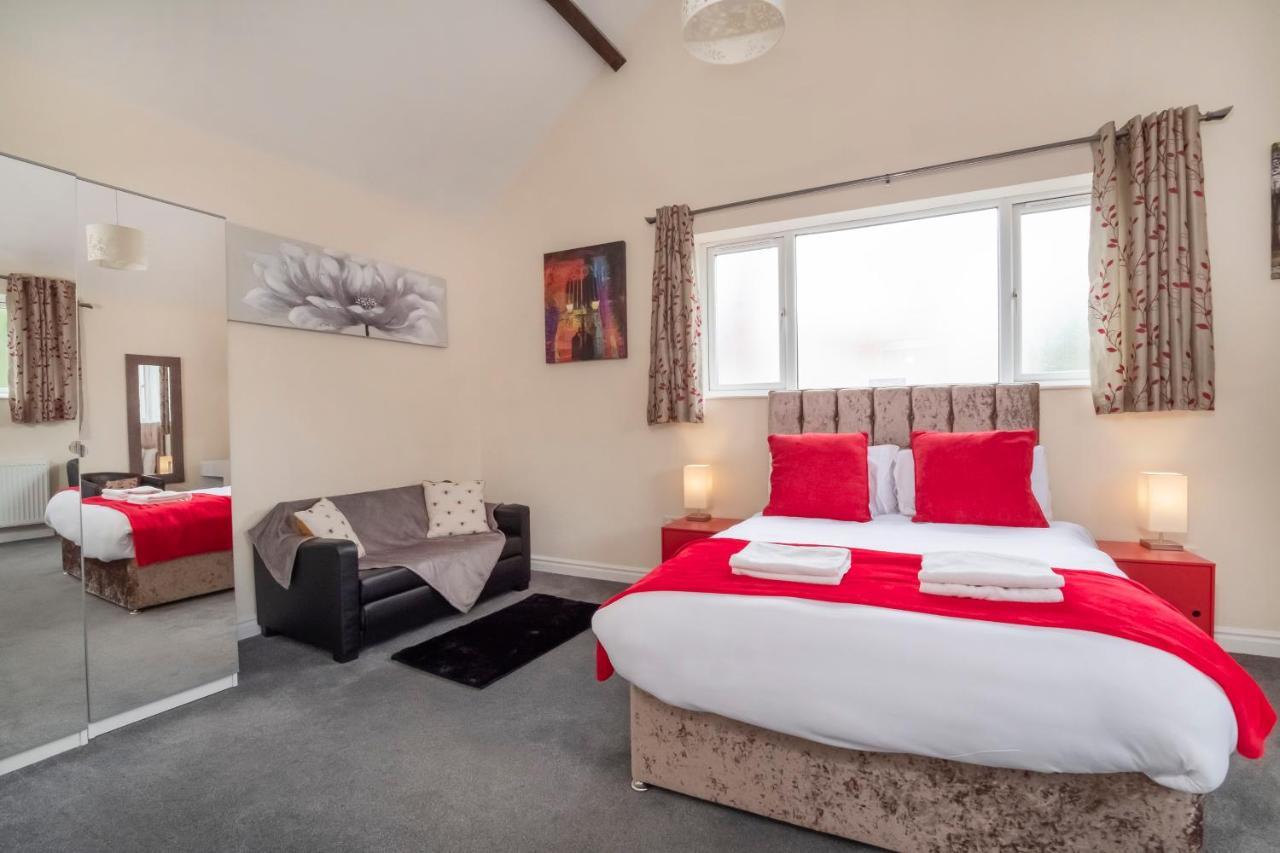 2 Ascot Mews - The Den Holiday home York