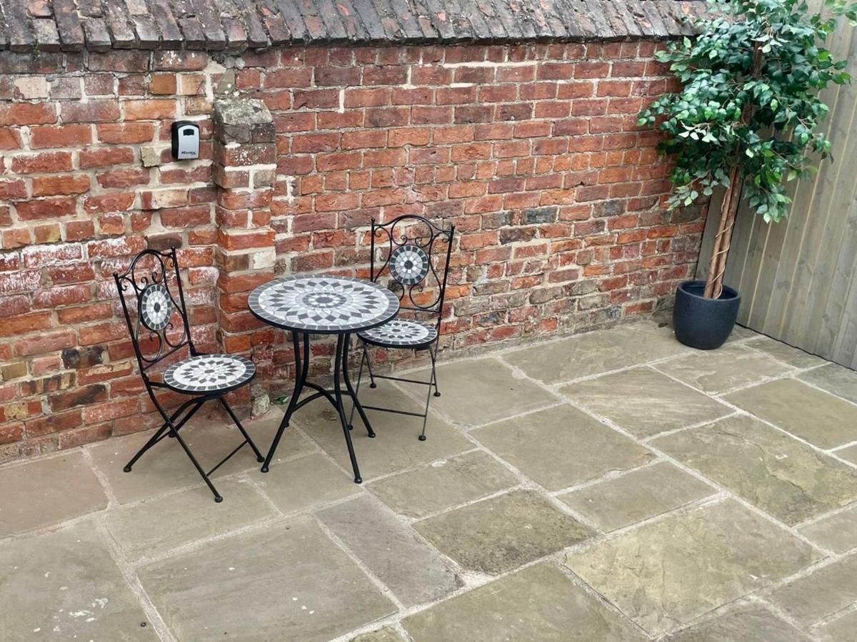 Apartment Moat View Free Parking, Ev Charging & Central York