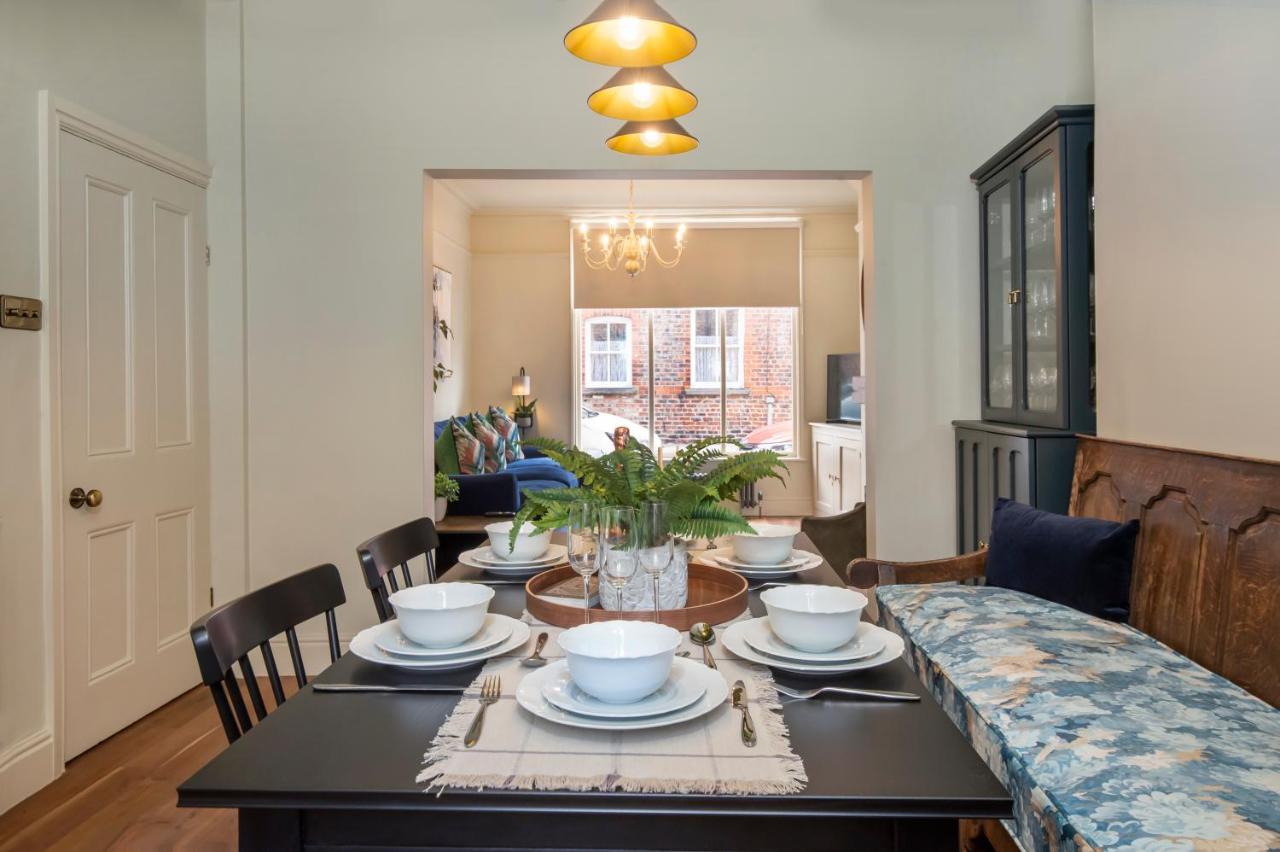 No. 4 George Street Apartment *