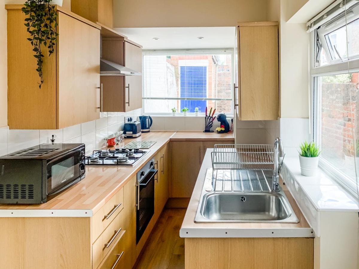 The Warwick - Quaint Victorian With Free Parking * York