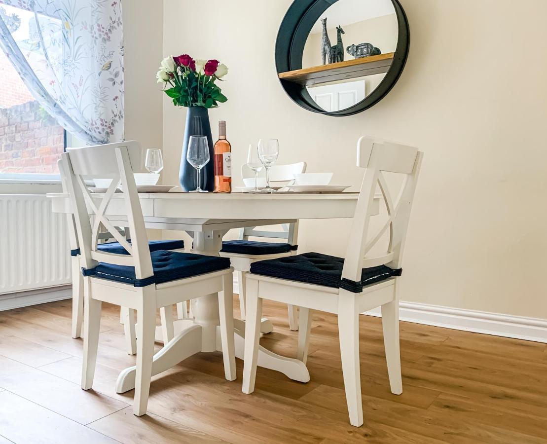 Lodge The Warwick - Quaint Victorian With Free Parking York