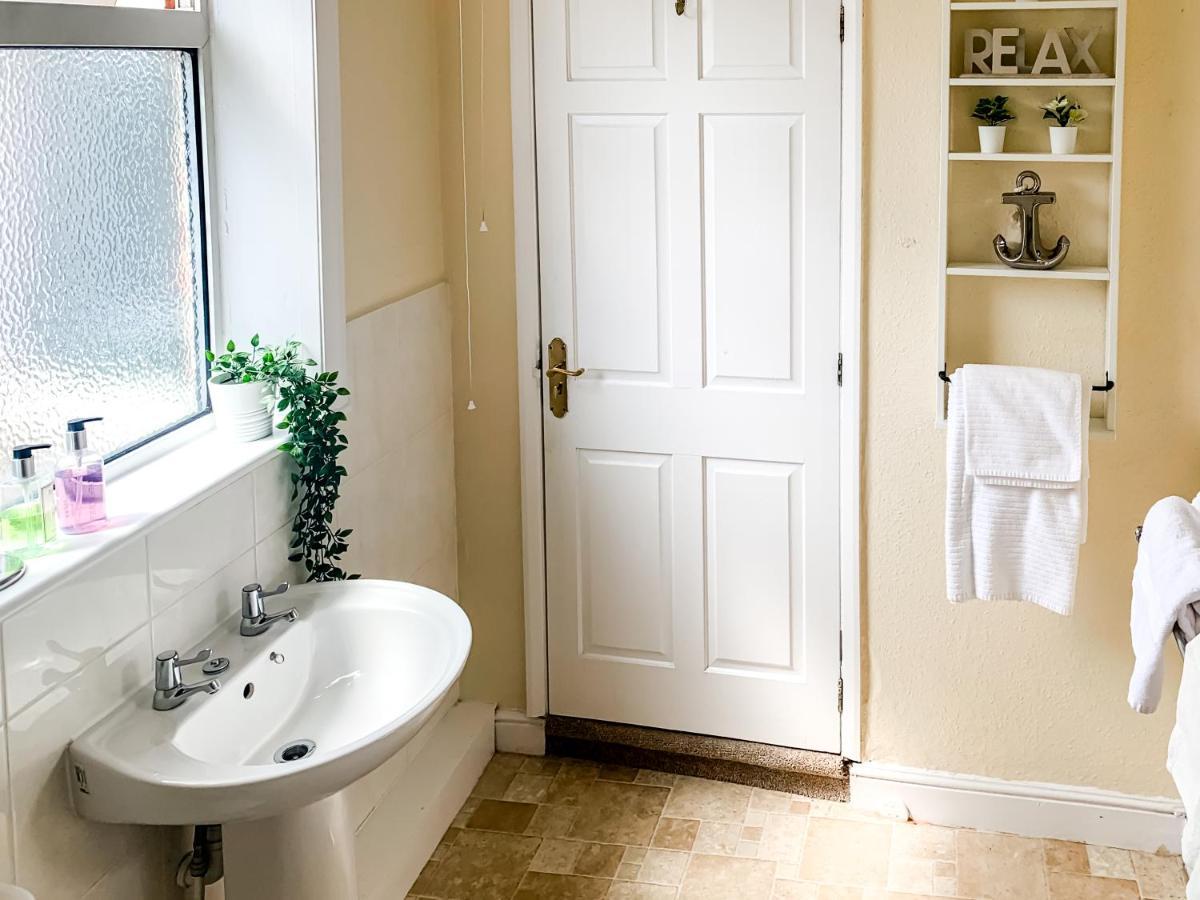 The Warwick - Quaint Victorian With Free Parking Lodge