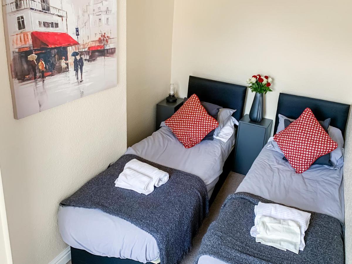 The Warwick - Quaint Victorian With Free Parking Lodge
