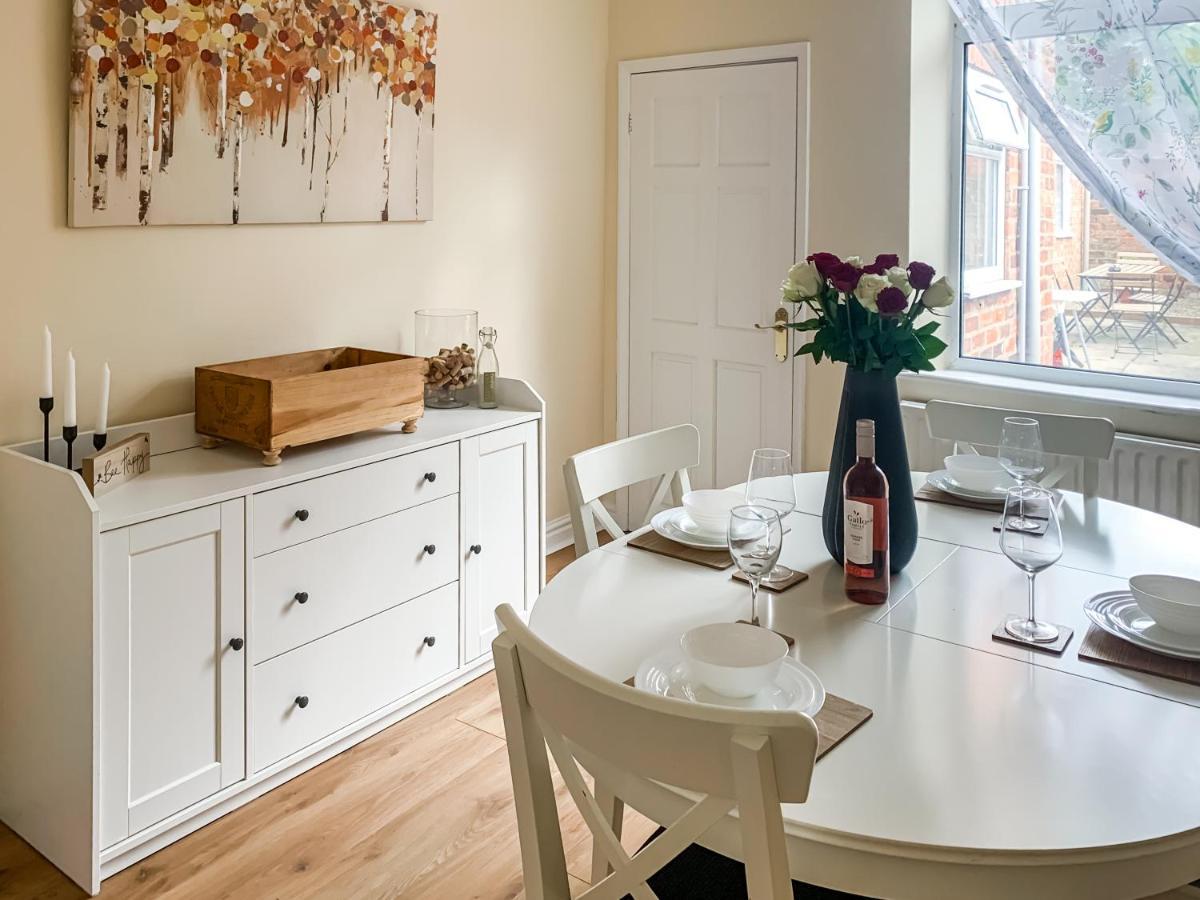 The Warwick - Quaint Victorian With Free Parking York