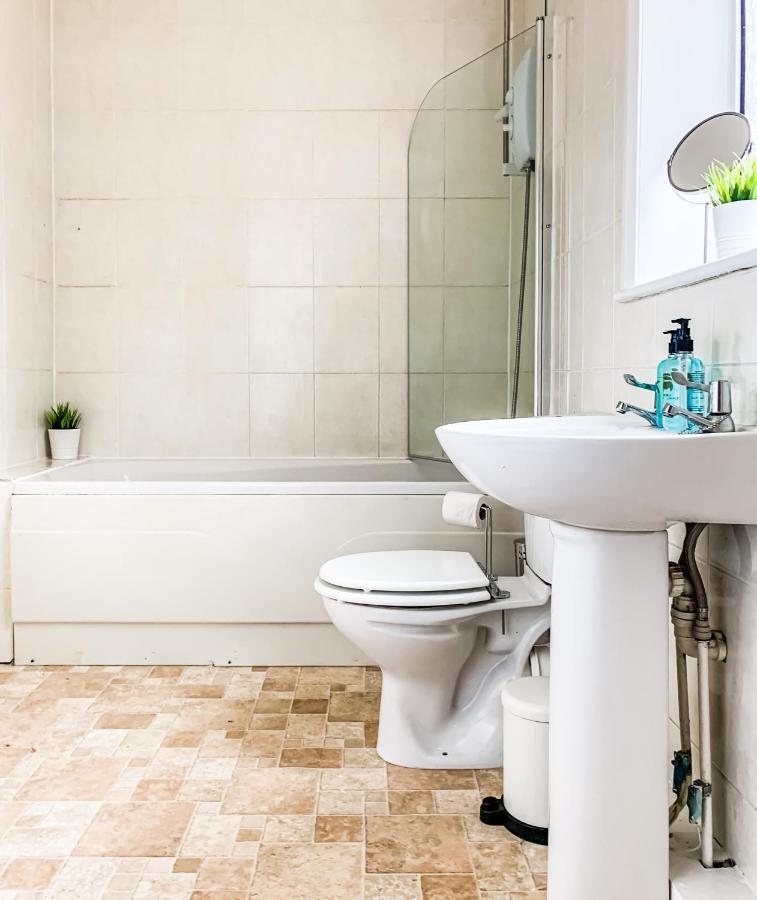 The Warwick - Quaint Victorian With Free Parking * York