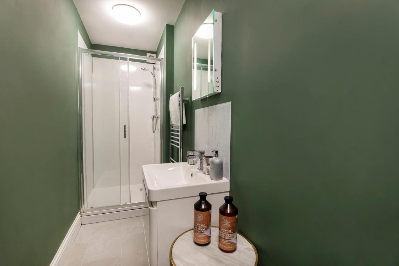 Apartment 8 Blue Bridge- Elegant And Luxurious 1 Bedroom Apt- Free Parking *