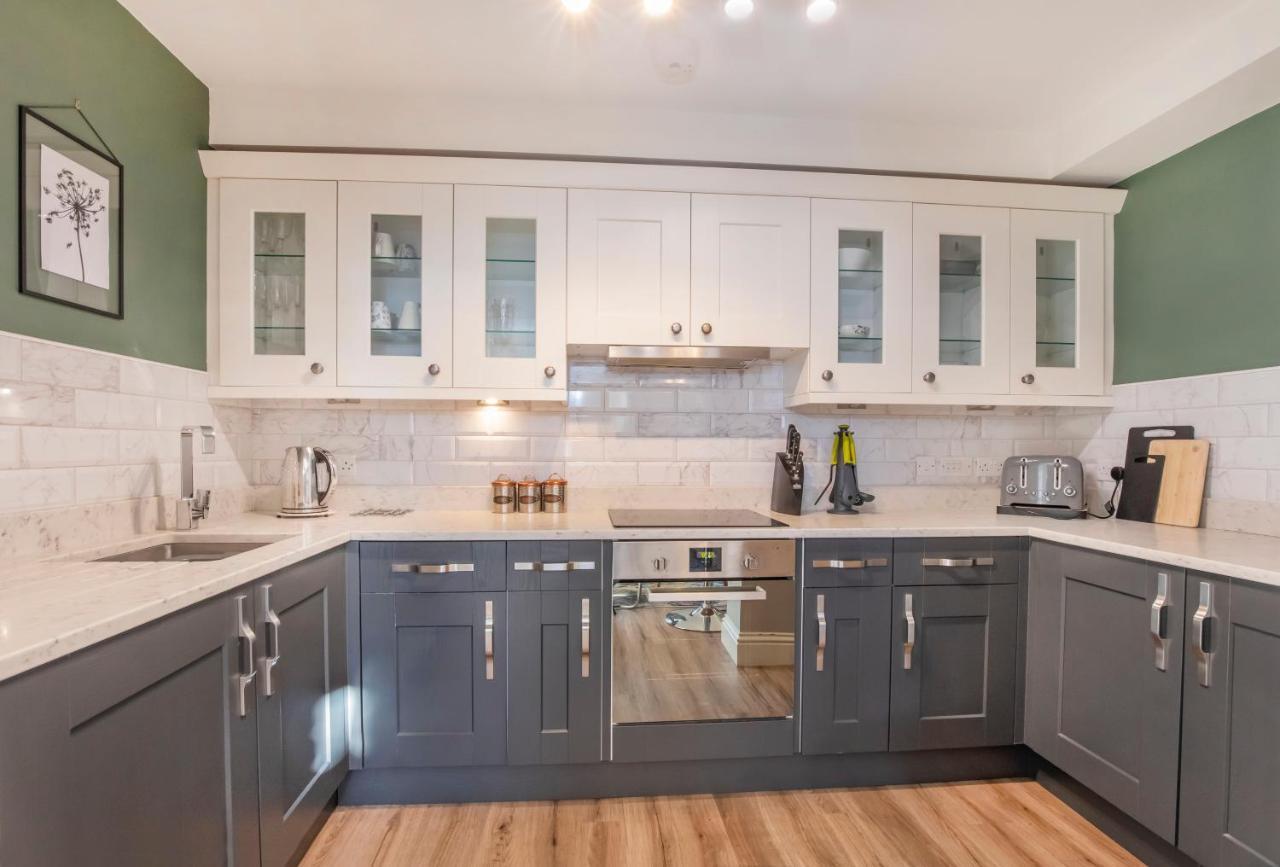 Apartment 8 Blue Bridge- Elegant And Luxurious 1 Bedroom Apt- Free Parking York