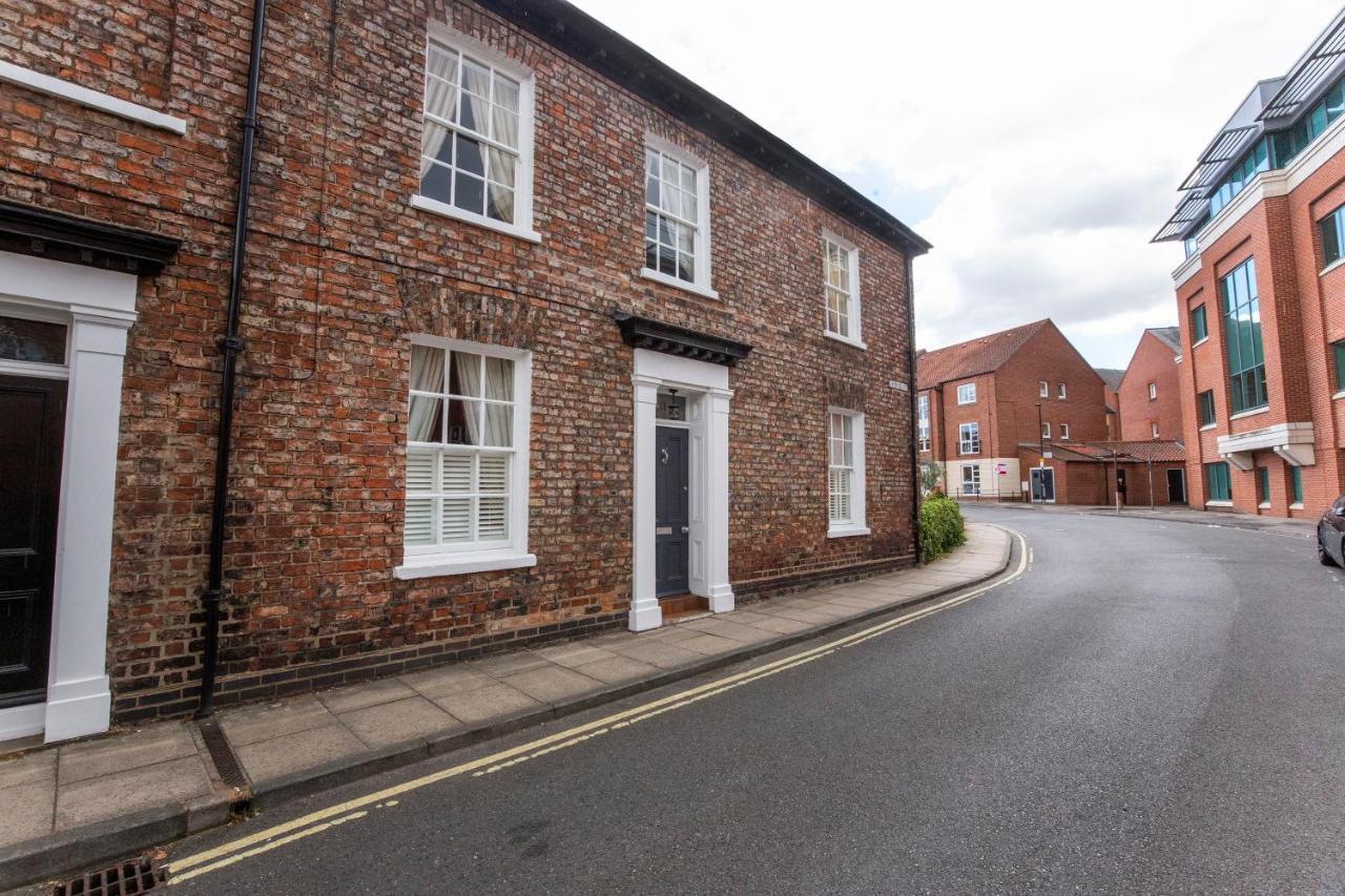 George Street Boutique With Free Parking *