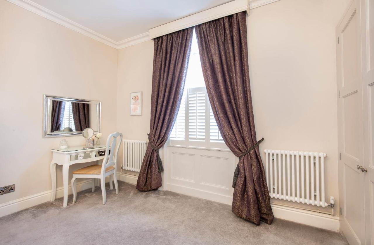 George Street Boutique With Free Parking *