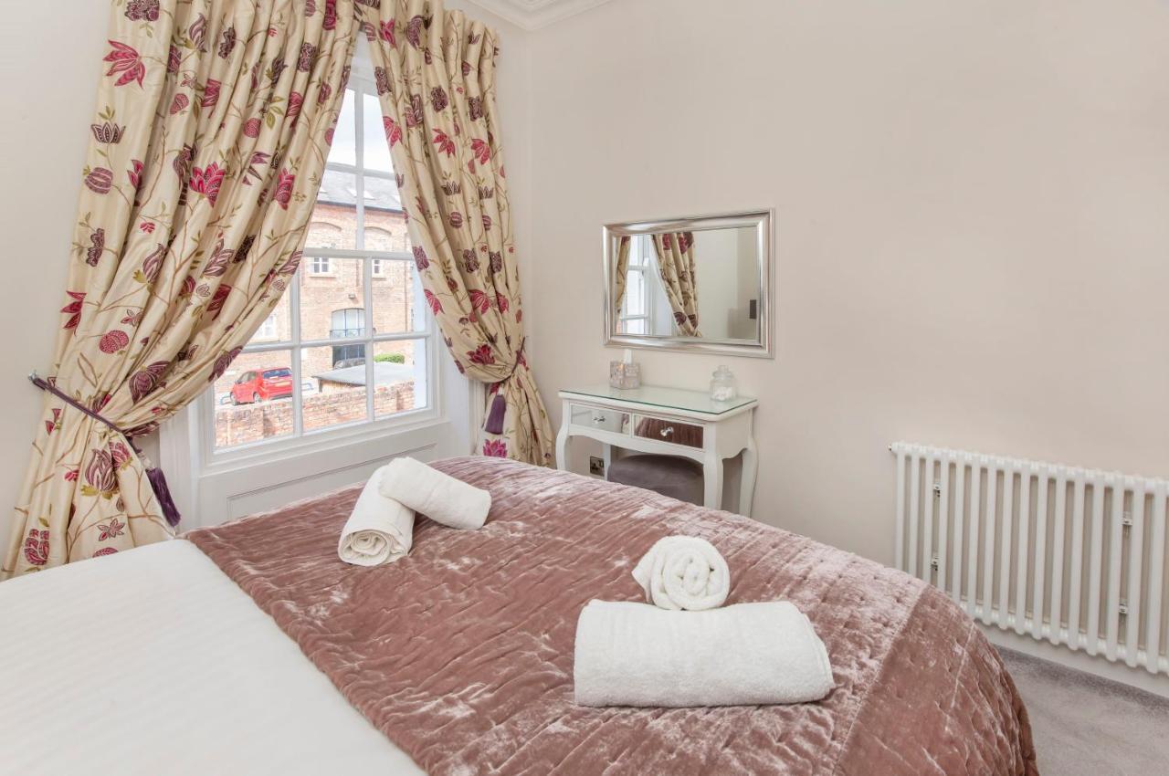 George Street Boutique With Free Parking * York