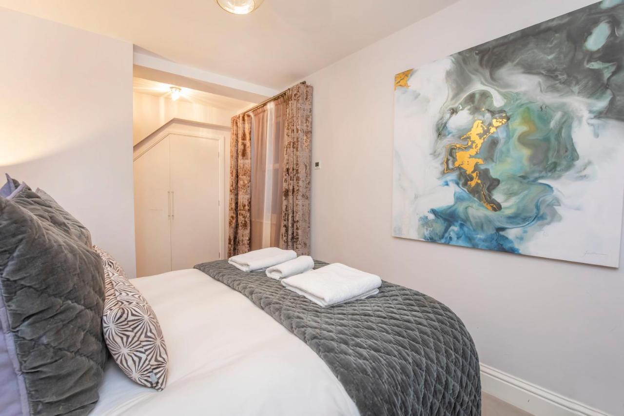 Apartment 8 Blue Bridge- Elegant And Luxurious 1 Bedroom Apt- Free Parking