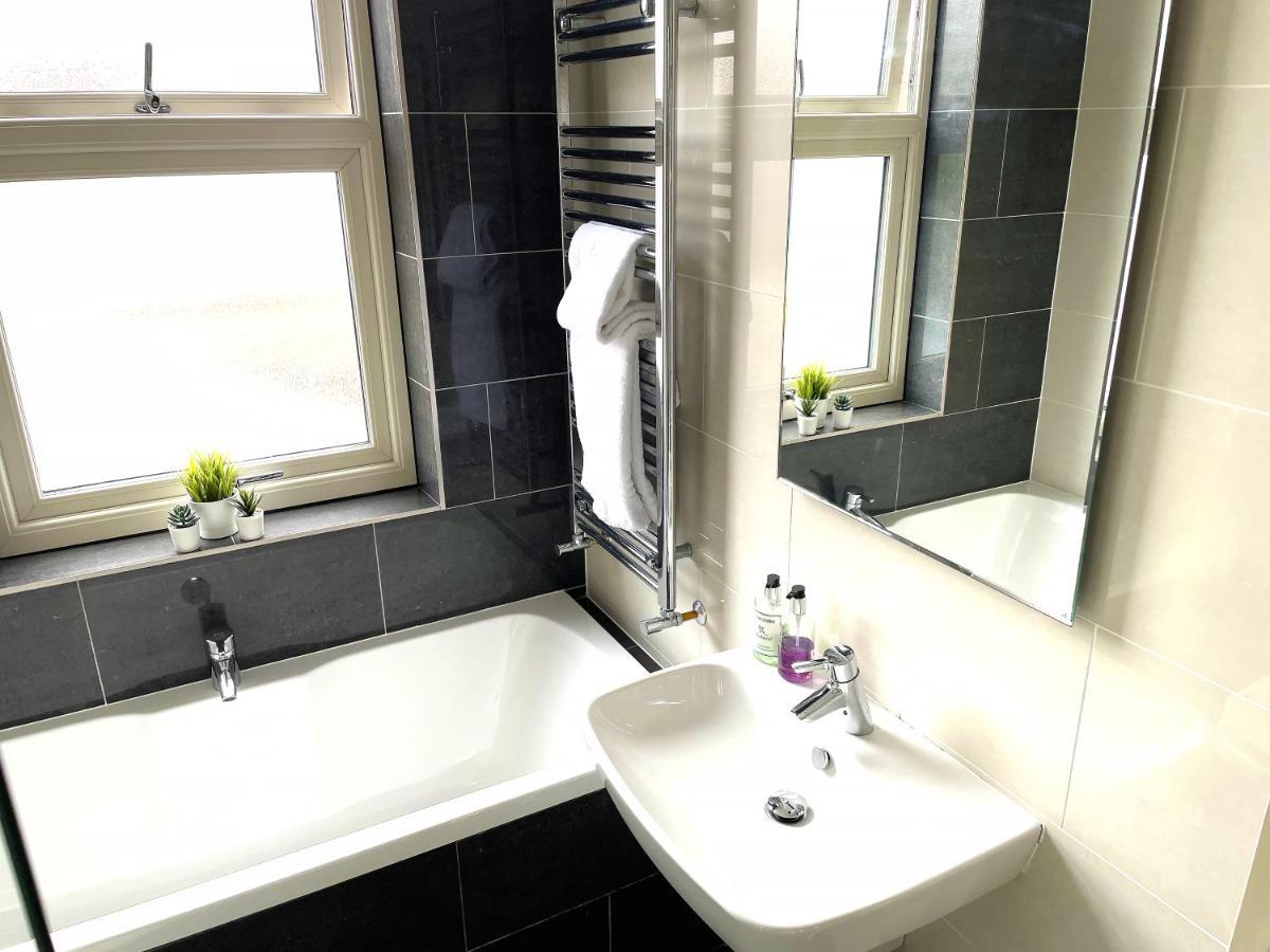 Apartment The Vines - Stunning Period With Free Parking *