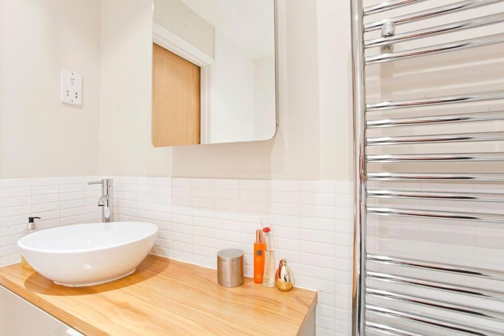 Walking Distance To Racecourse And Centre York