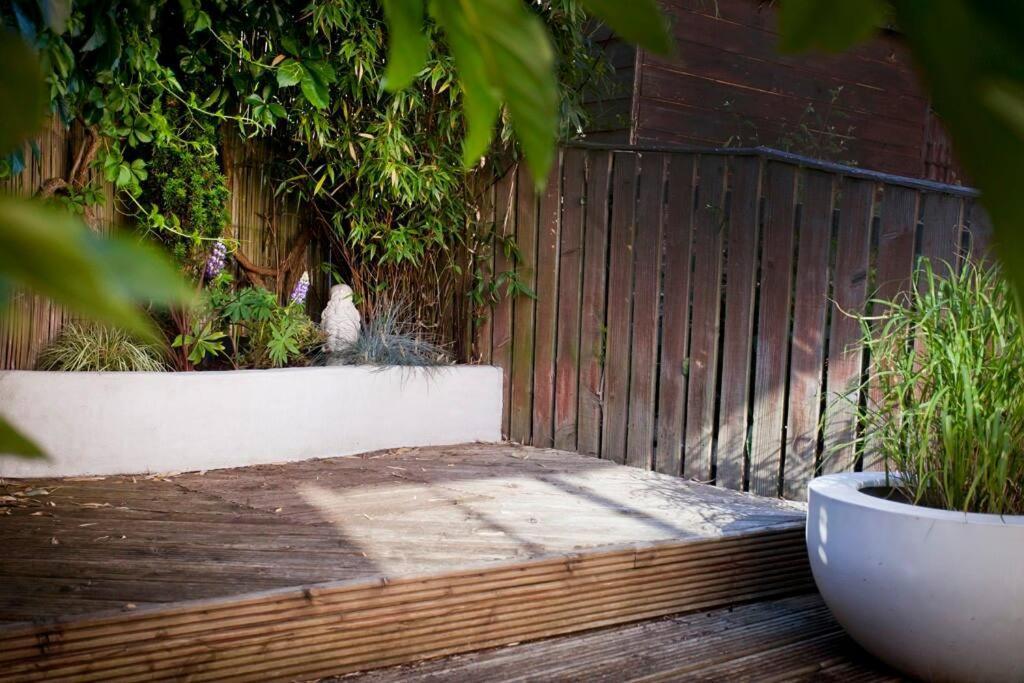 Walking Distance To Racecourse And Centre Holiday home York
