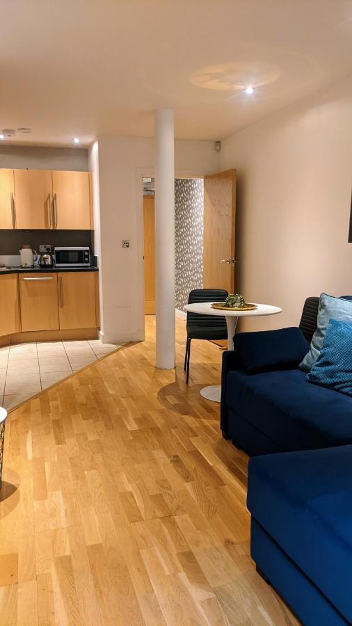 Apartment #huge Master #self Check In #very Central!!! *