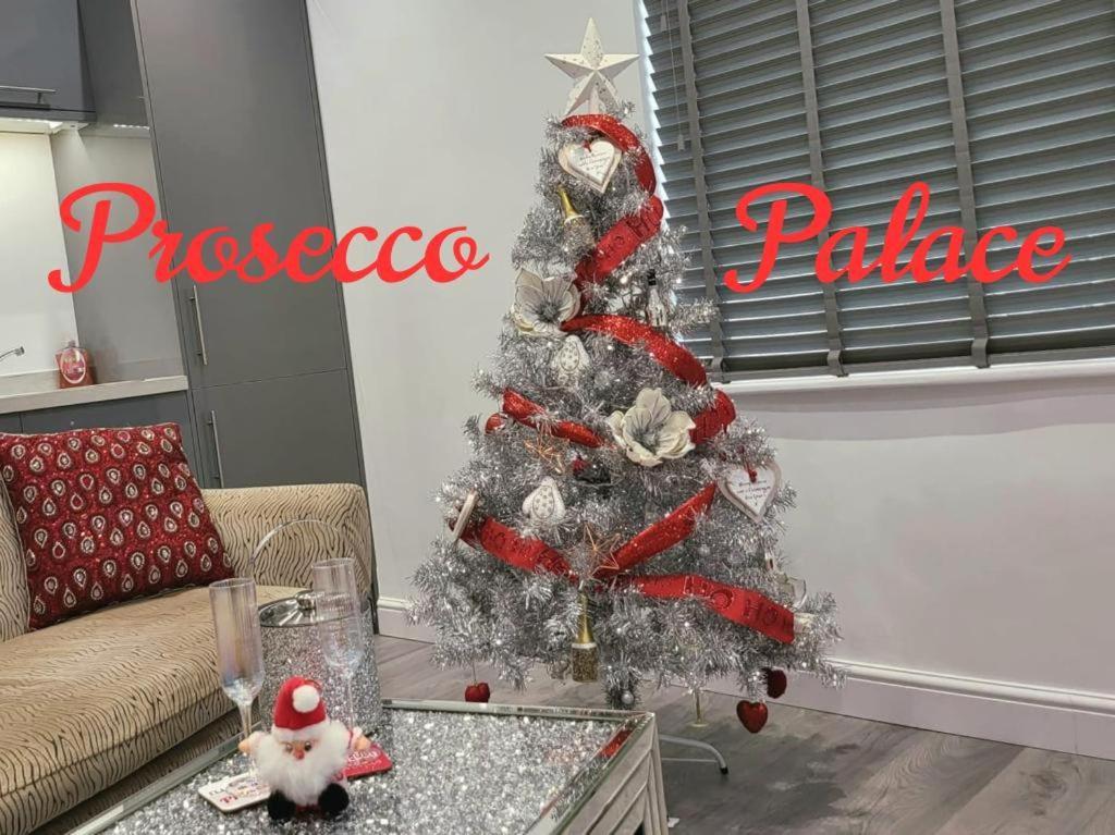 Prosecco Palace * York