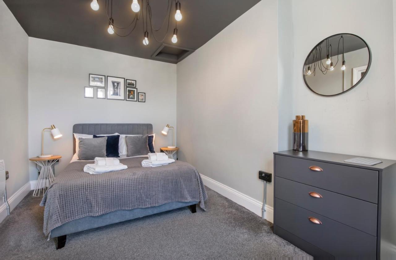 Bateman, Modern Centre Sleeps 6 Apartment