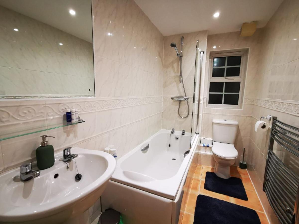 Gorgeous + Attentive Host + Free Parking * York