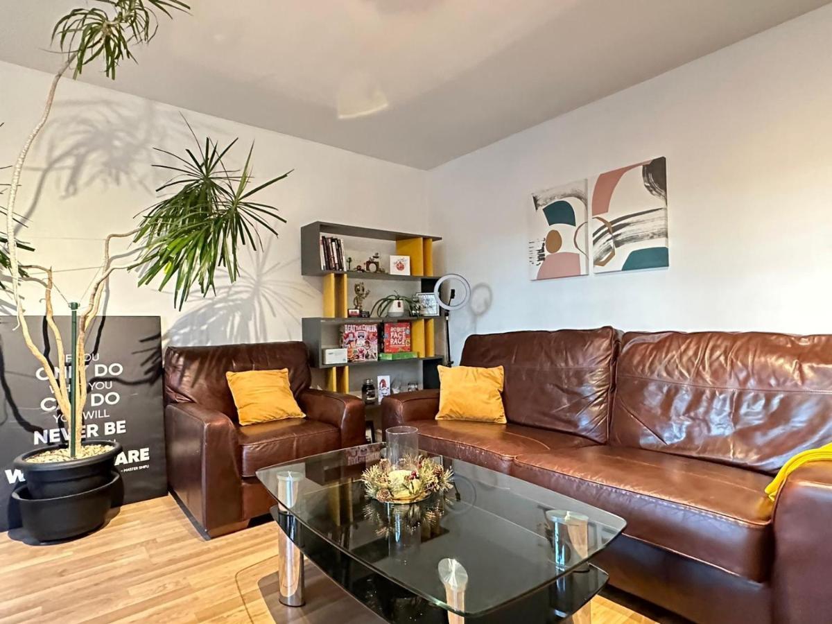 Gorgeous + Attentive Host + Free Parking * York
