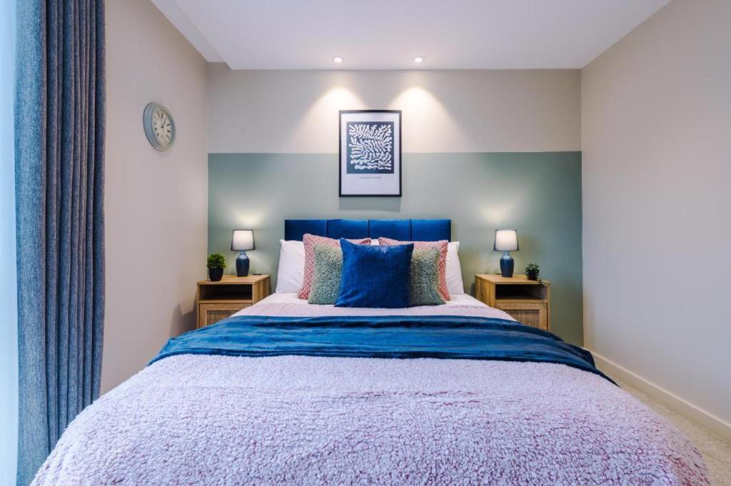 Apartment Exquisite Abode Sleeps 6! *
