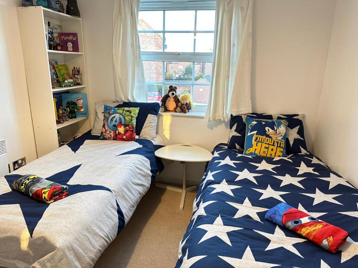 Gorgeous + Attentive Host + Free Parking Apartment