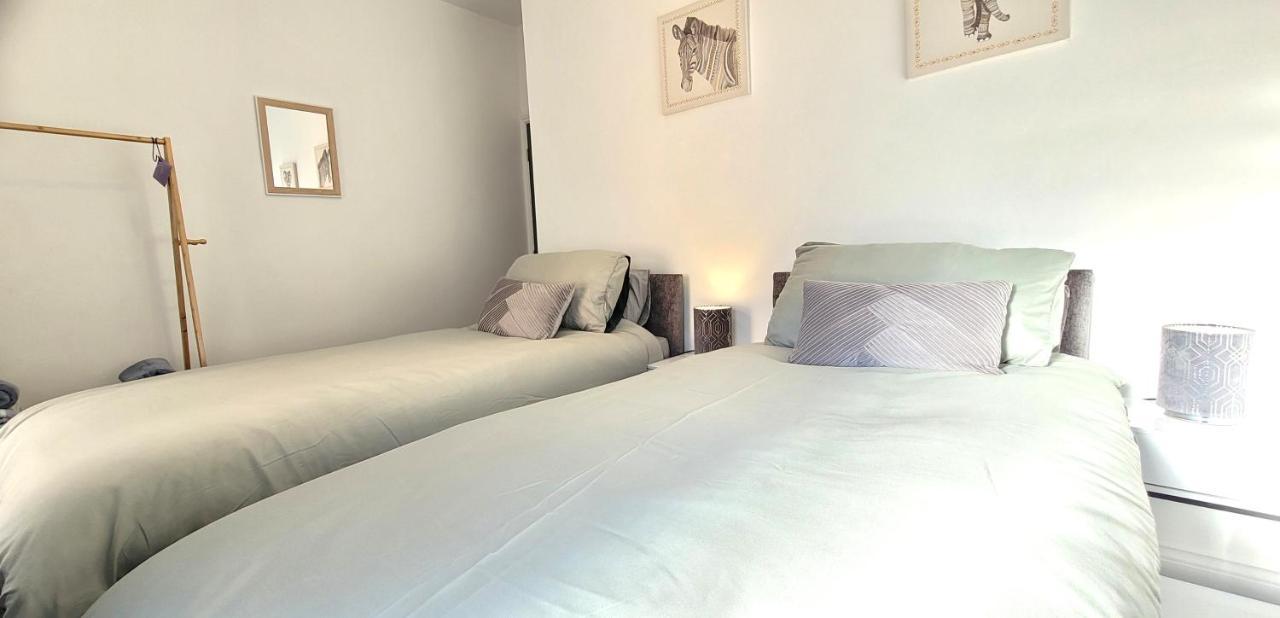 Sutherland St - 2 Bed With Free Parking * York