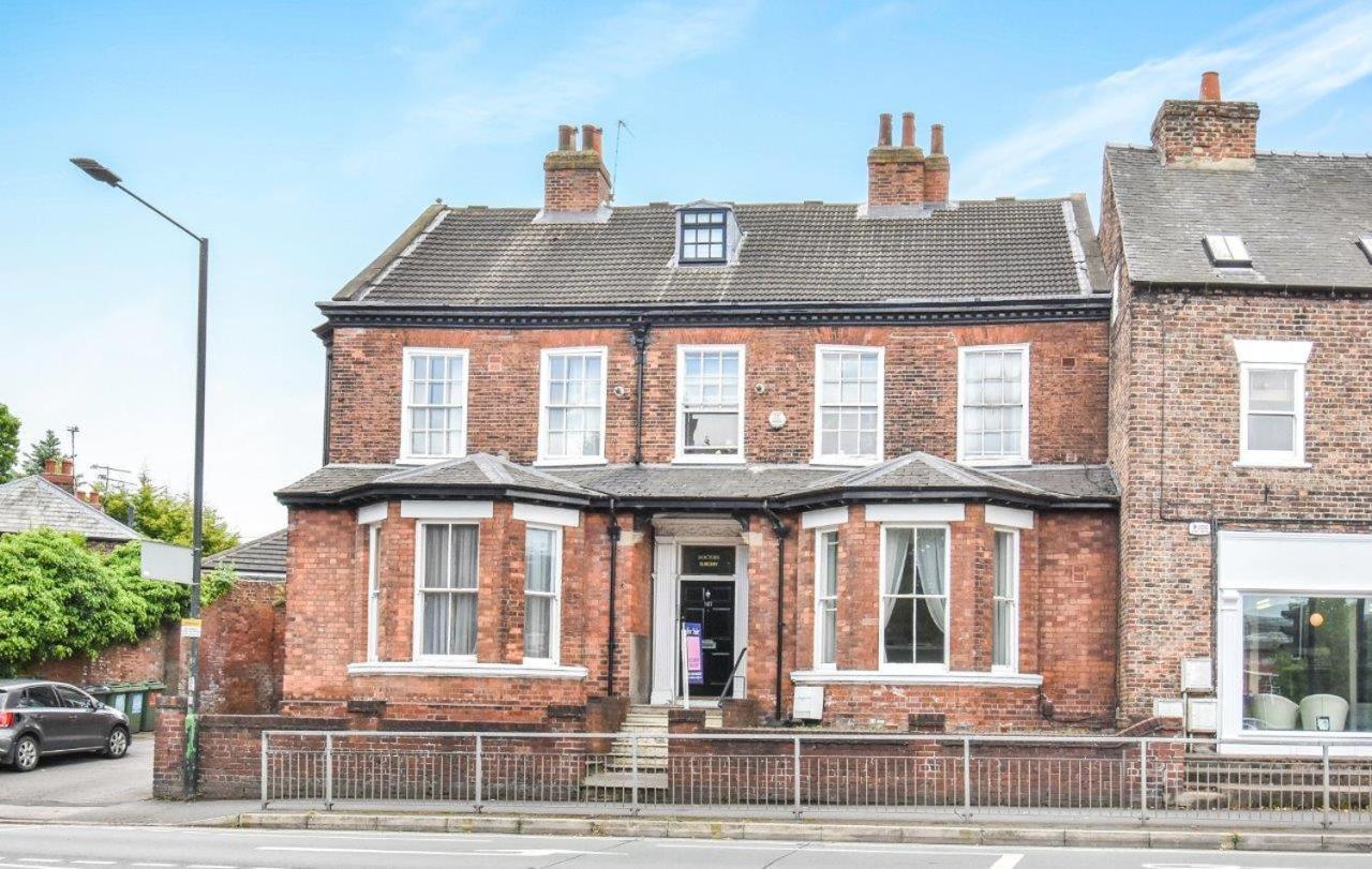 Holgate Manor Apartment