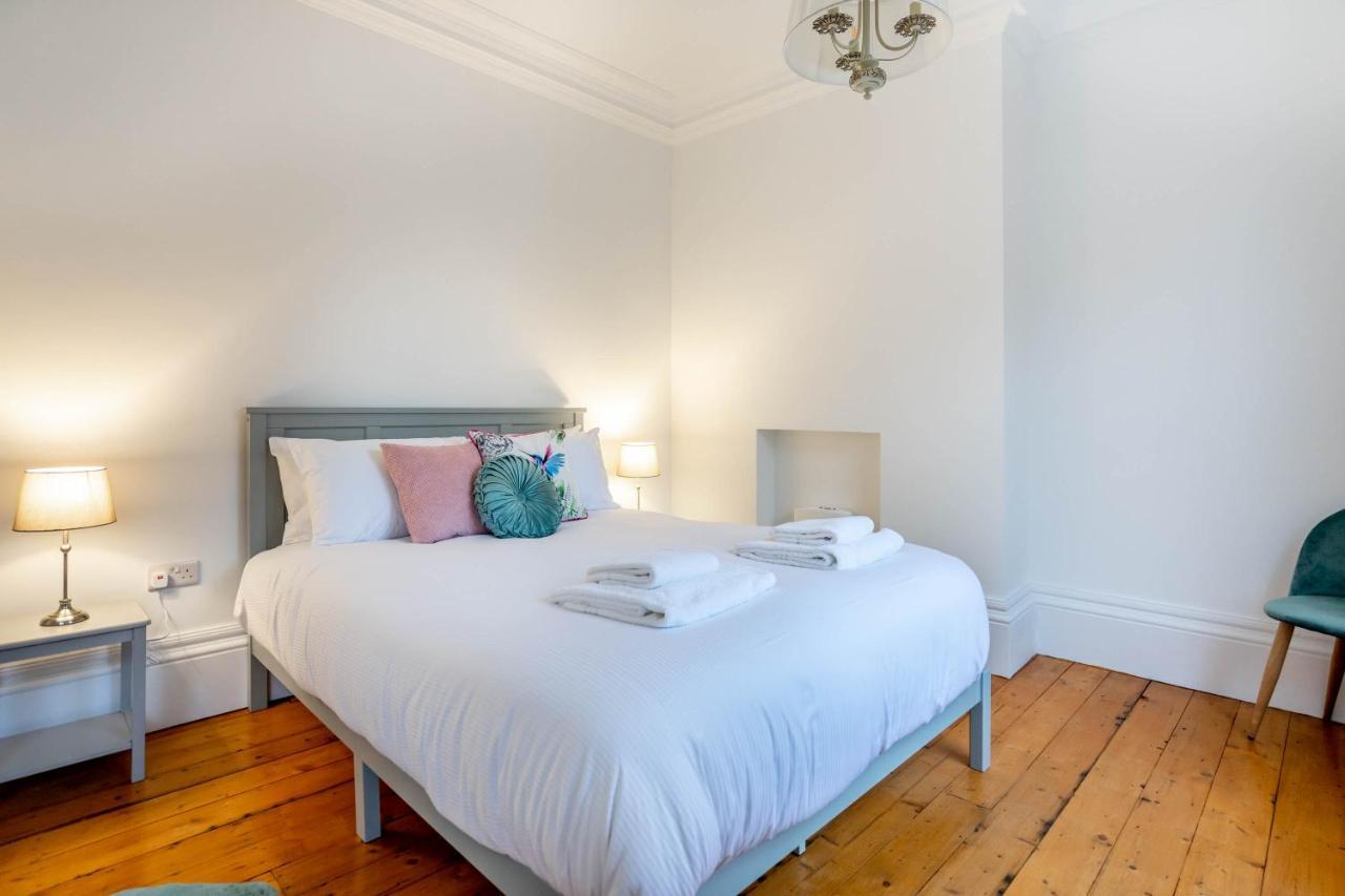 Peckitt Street - Motte & Bailey Apartment