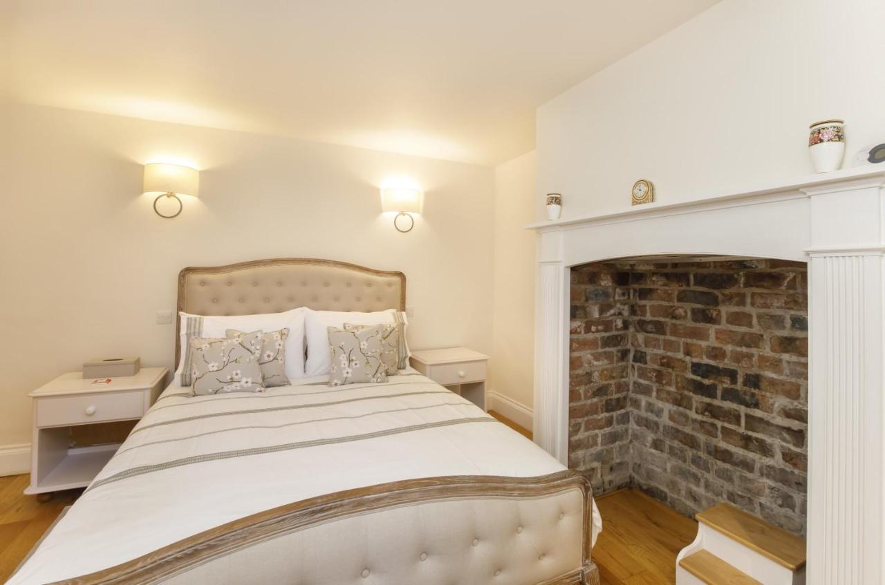The Square Garden In For Up To 4 Guests York