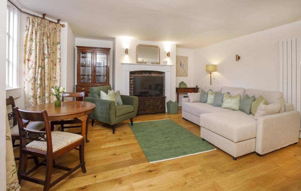 Apartment The Square Garden In For Up To 4 Guests *