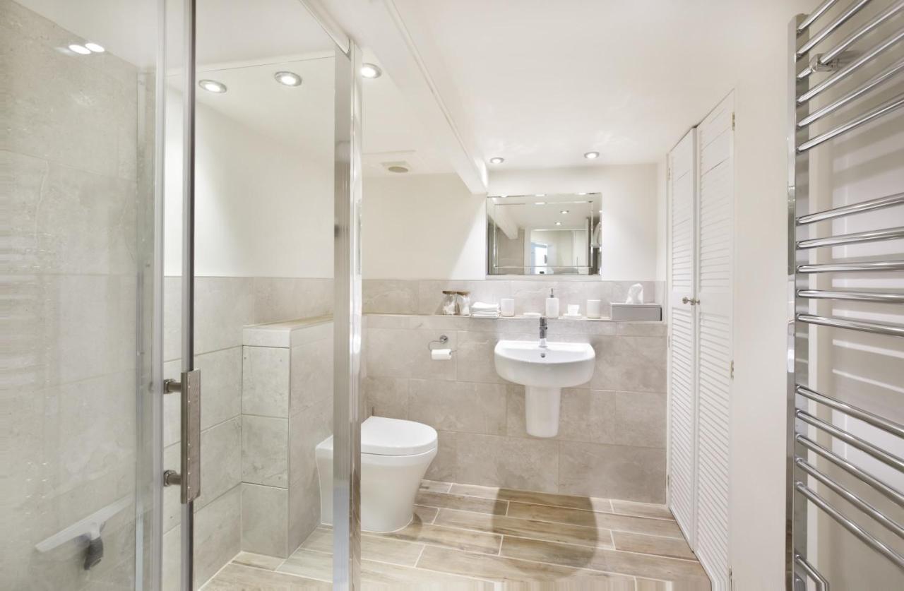 The Square Garden In For Up To 4 Guests * York
