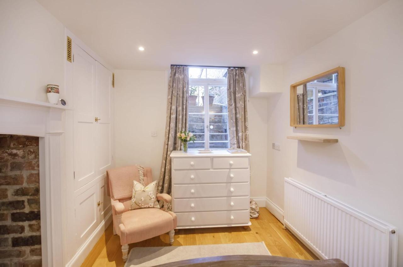The Square Garden In For Up To 4 Guests Apartment York
