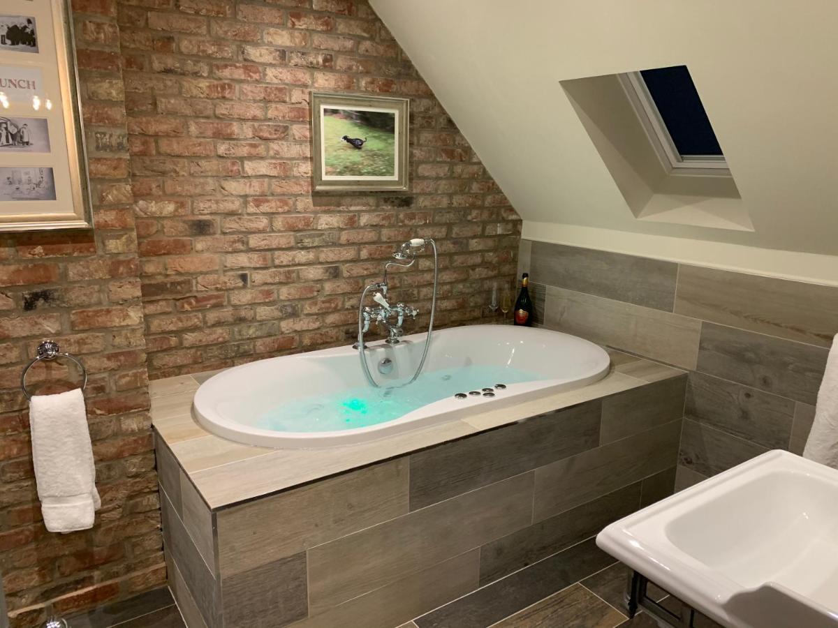 Luxury Boutique Country With Hot Tub *