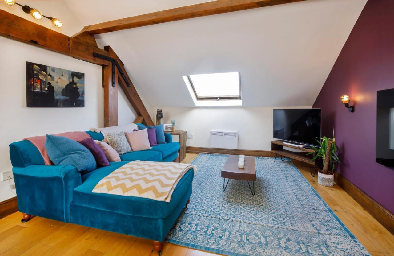 Centre Riverside Apartment-central Location