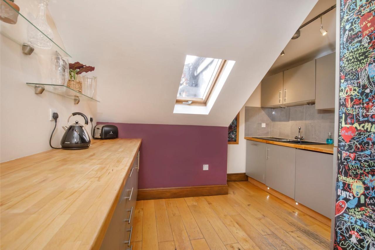 Centre Riverside Apartment-central Location York