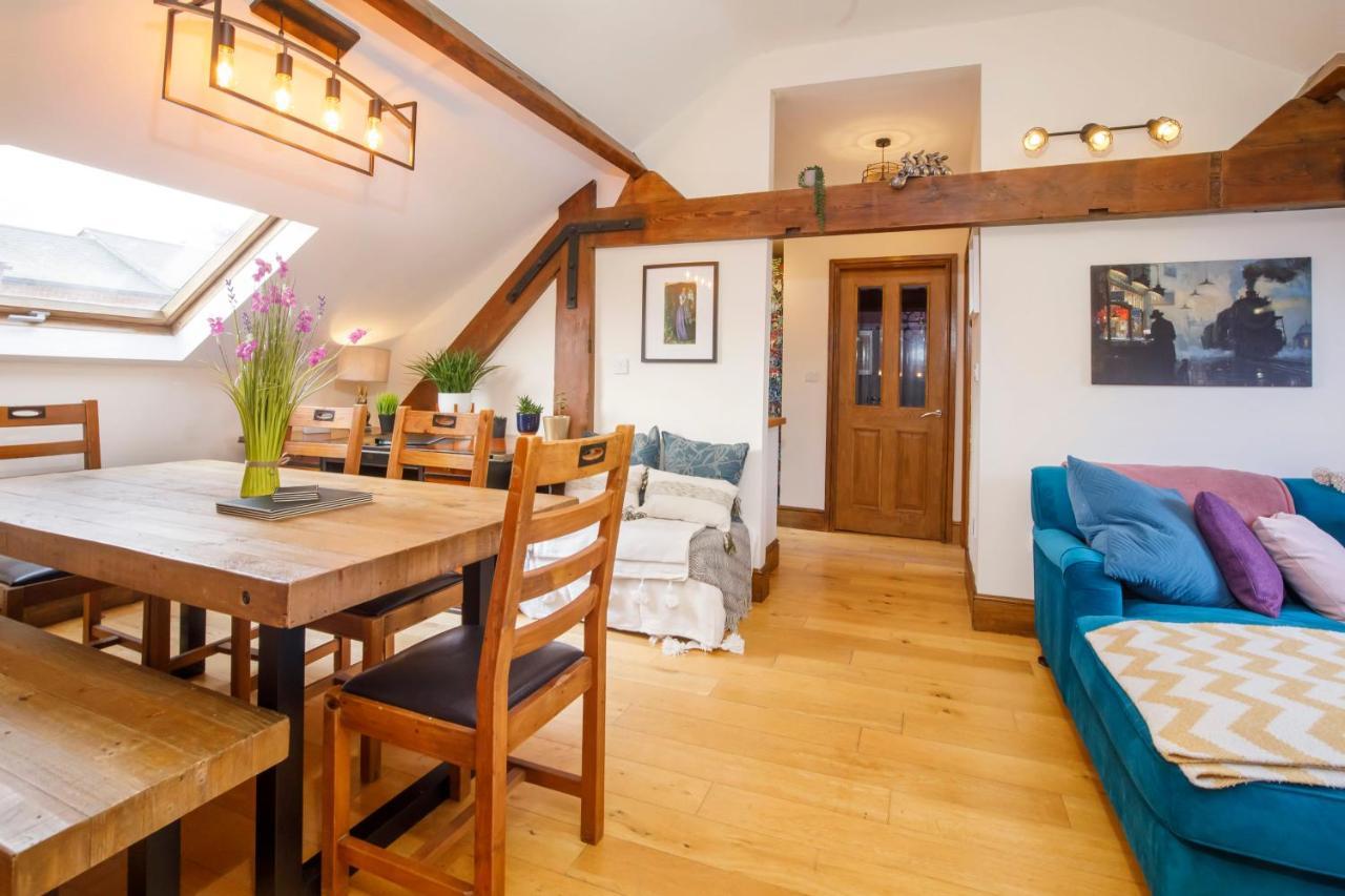 Centre Riverside Apartment-central Location