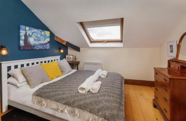 Centre Riverside Apartment-central Location Apartment