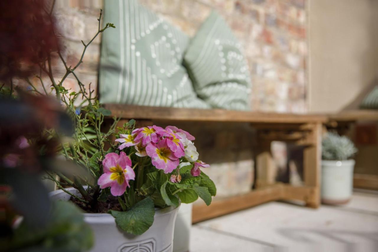 The Square Garden In For Up To 4 Guests