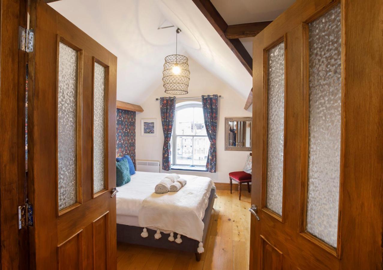 Apartment Centre Riverside Apartment-central Location York
